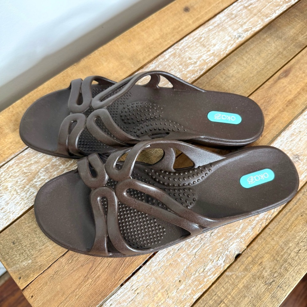 OKA b. Women's Brown Slide Slip on  Waterproof Sandals Size Large - Picture 9 of 12